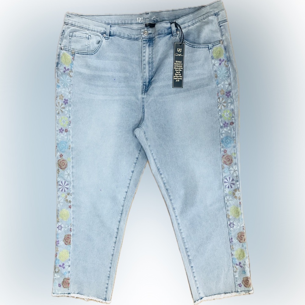 NWT DG2 by Diane Gilman SZ 24WT Light Blue Floral Ankle Jeans/waist 44”- 50” - Picture 6 of 10